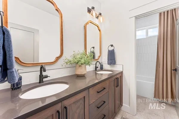 $1,195,000 | 6981 North Maplestone Avenue, Meridian, ID 83646