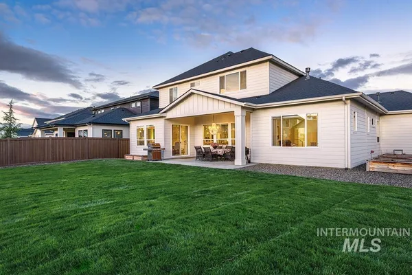 $1,195,000 | 6981 North Maplestone Avenue, Meridian, ID 83646