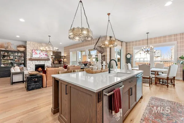 $1,145,000 | 6981 North Maplestone Avenue, Meridian, ID 83646