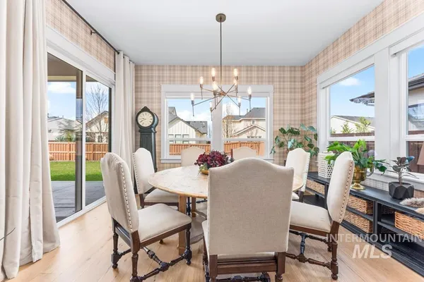 $1,195,000 | 6981 North Maplestone Avenue, Meridian, ID 83646