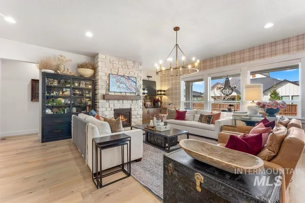 $1,145,000 | 6981 North Maplestone Avenue, Meridian, ID 83646