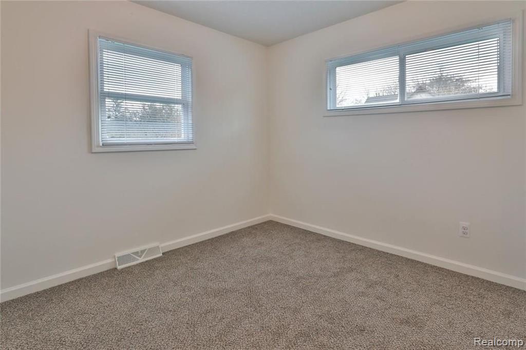 46115 Judd Road Belleville, MI 48111 - Photo 11 of 18