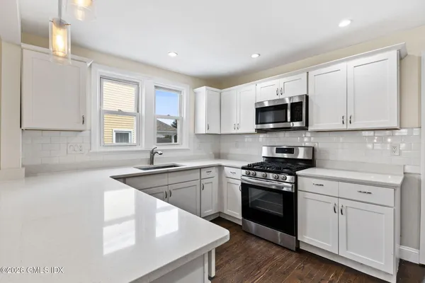 $4,250 | 10 Artic Street, Unit A, Greenwich, CT 06830