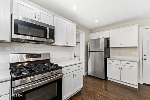 $4,250 | 10 Artic Street, Unit A, Greenwich, CT 06830