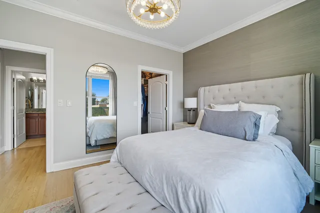 $359,000 | 2801 North Oakley Avenue, Unit 202, Chicago, IL 60618