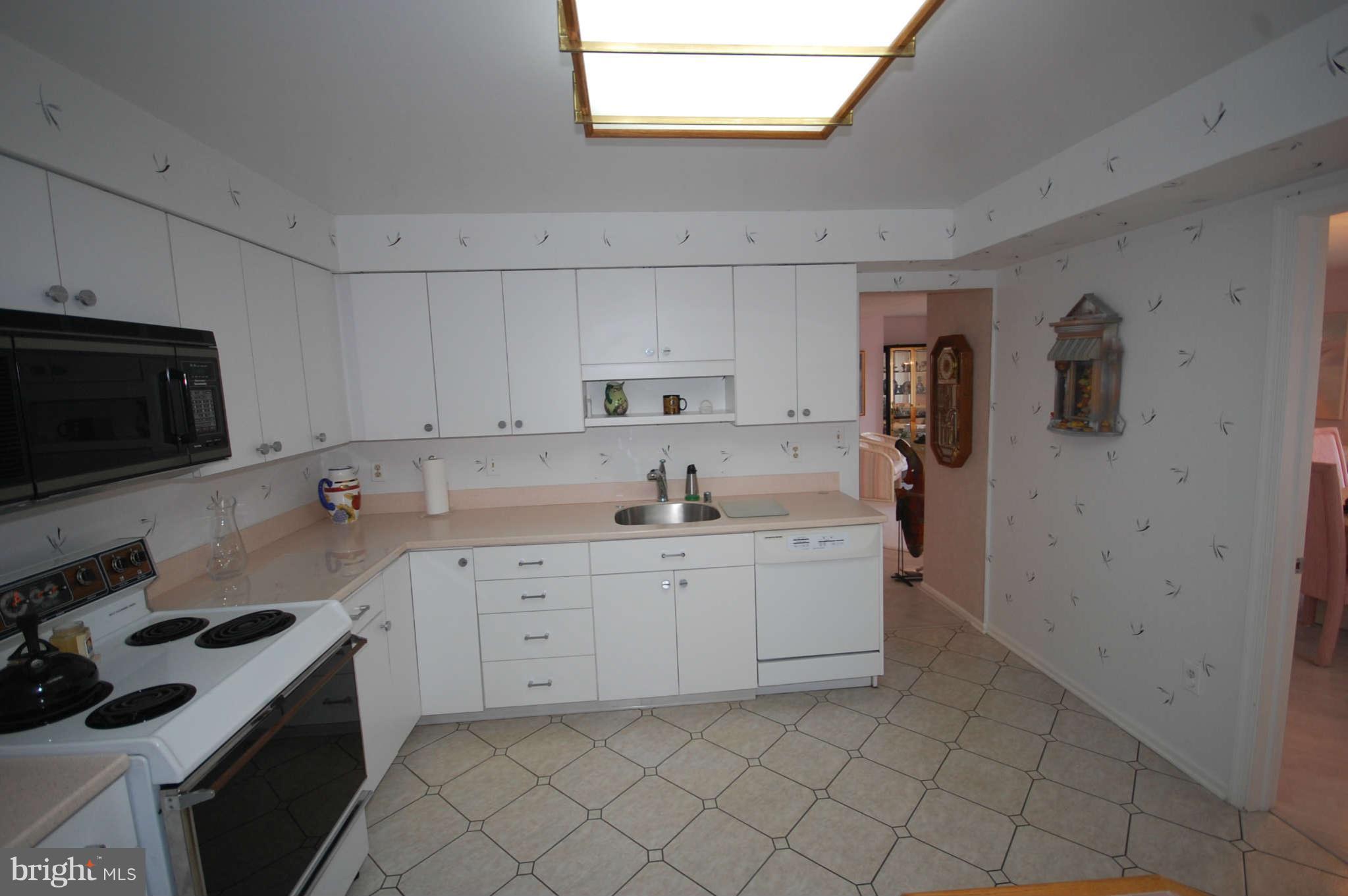 2903 Fallstaff Road, Unit 508 Baltimore, MD 21209 - Photo 10 of 21 Kitchen