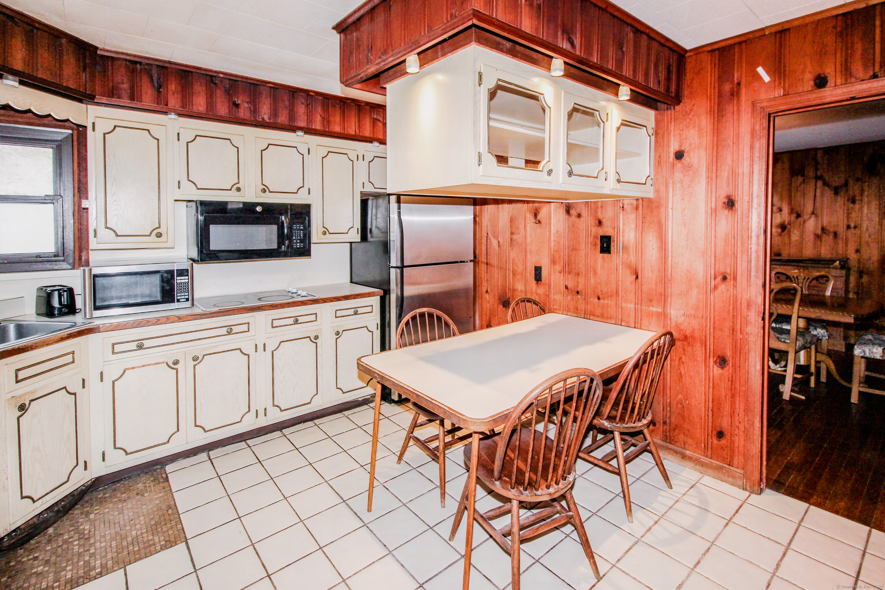279 Candlewood Lake Road Brookfield, CT 06804 - Photo 14 of 40