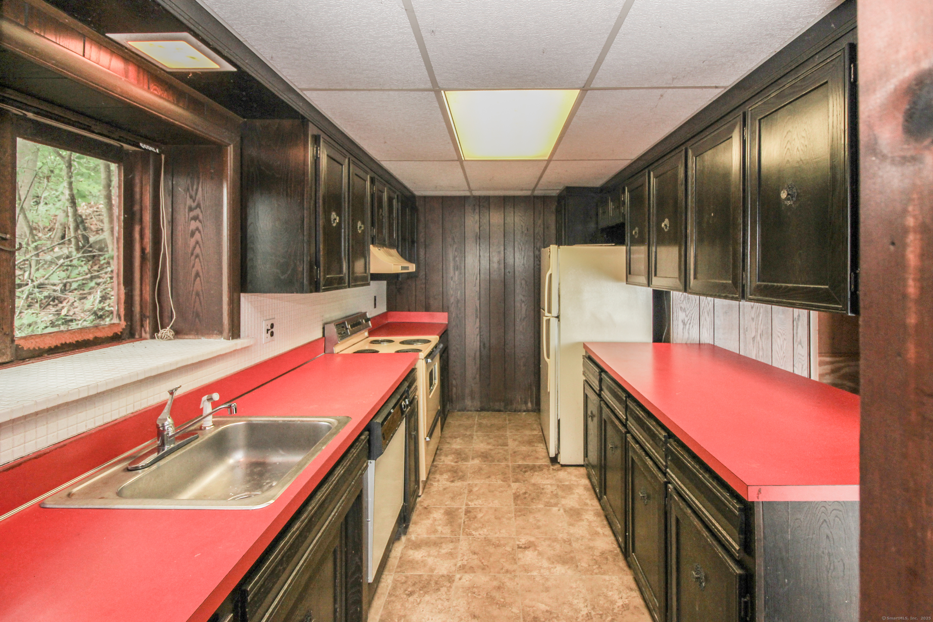 279 Candlewood Lake Road Brookfield, CT 06804 - Photo 36 of 40 a hallway with washer and dryer
