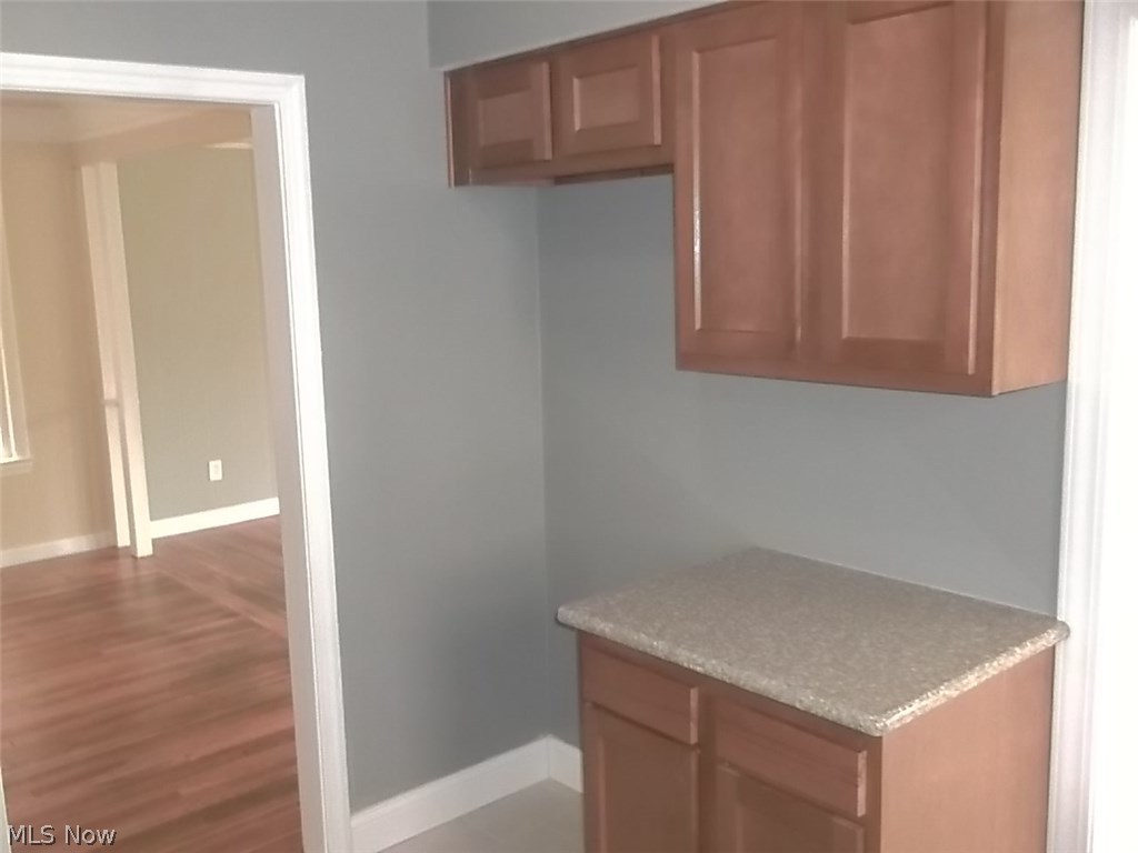 3751 Bainbridge Road Cleveland Heights, OH 44118 - Photo 5 of 32