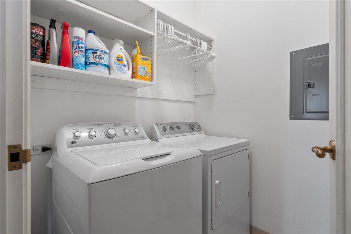 501 North Clinton Street, Unit 1303 Chicago, IL 60654 - Photo 33 of 46