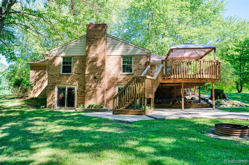 6209 North Raddatz Road Fowlerville, MI 48836 - Photo 27 of 41 Gallery Image 27