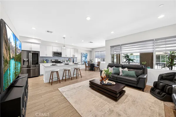 $959,000 | 404 Echo Blue, Lake Forest, CA 92610