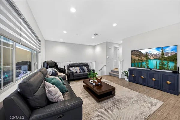 $959,000 | 404 Echo Blue, Lake Forest, CA 92610