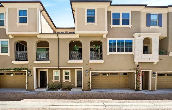 $959,000 | 404 Echo Blue, Lake Forest, CA 92610