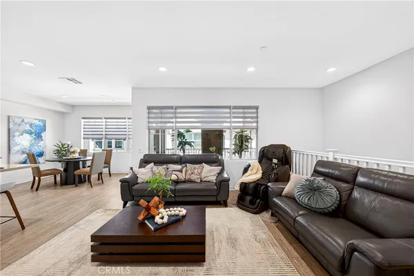 $959,000 | 404 Echo Blue, Lake Forest, CA 92610