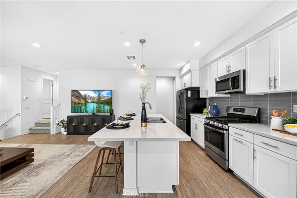 $959,000 | 404 Echo Blue, Lake Forest, CA 92610