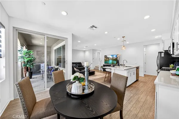 $959,000 | 404 Echo Blue, Lake Forest, CA 92610