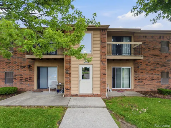 $90,000 | 34670 Clarkson Drive West, Fraser, MI 48026