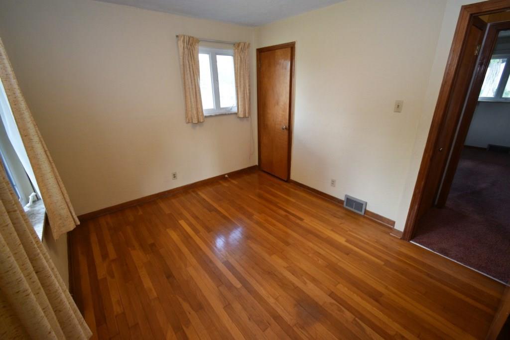 228 Frank Street McKees Rocks, PA 15136 - Photo 14 of 25