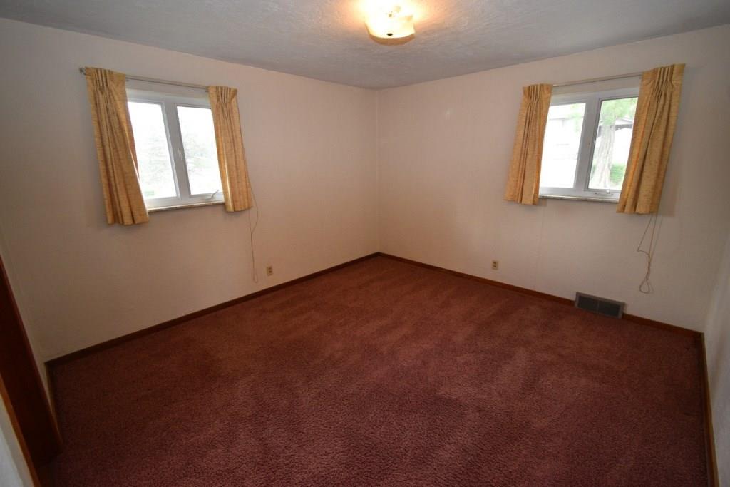 228 Frank Street McKees Rocks, PA 15136 - Photo 16 of 25