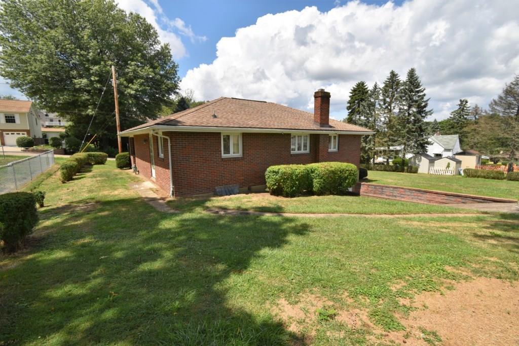 228 Frank Street McKees Rocks, PA 15136 - Photo 3 of 25