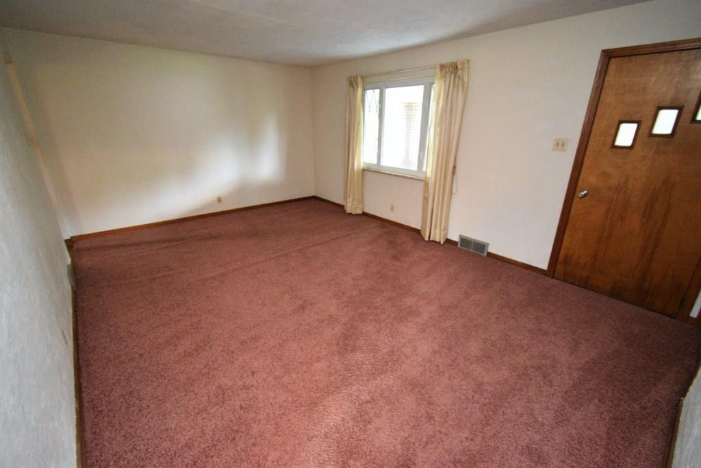 228 Frank Street McKees Rocks, PA 15136 - Photo 6 of 25