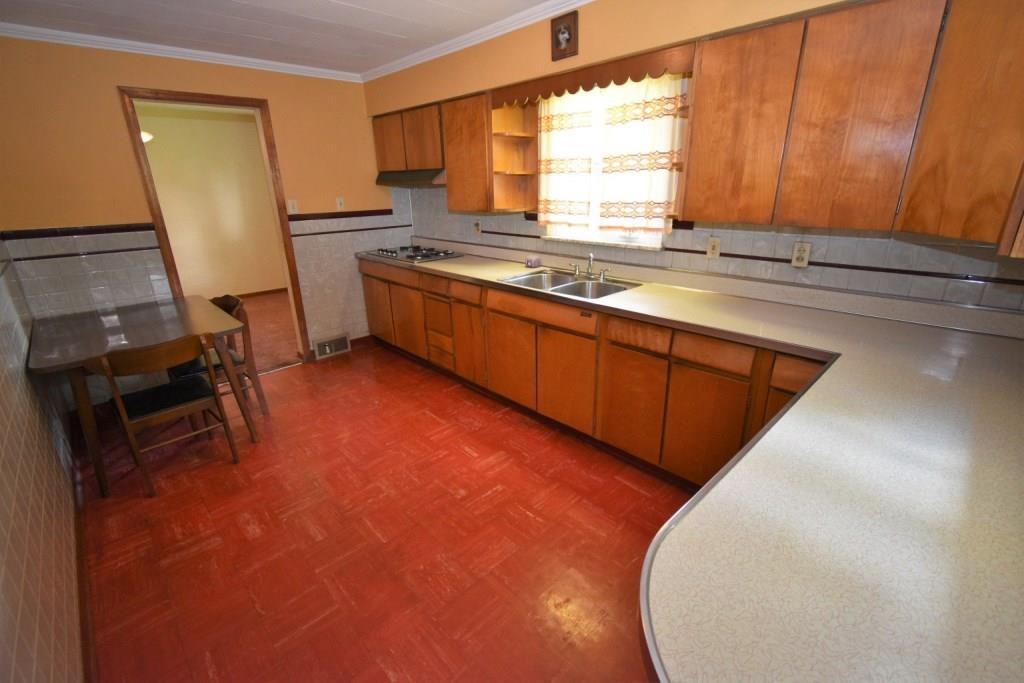 228 Frank Street McKees Rocks, PA 15136 - Photo 10 of 25