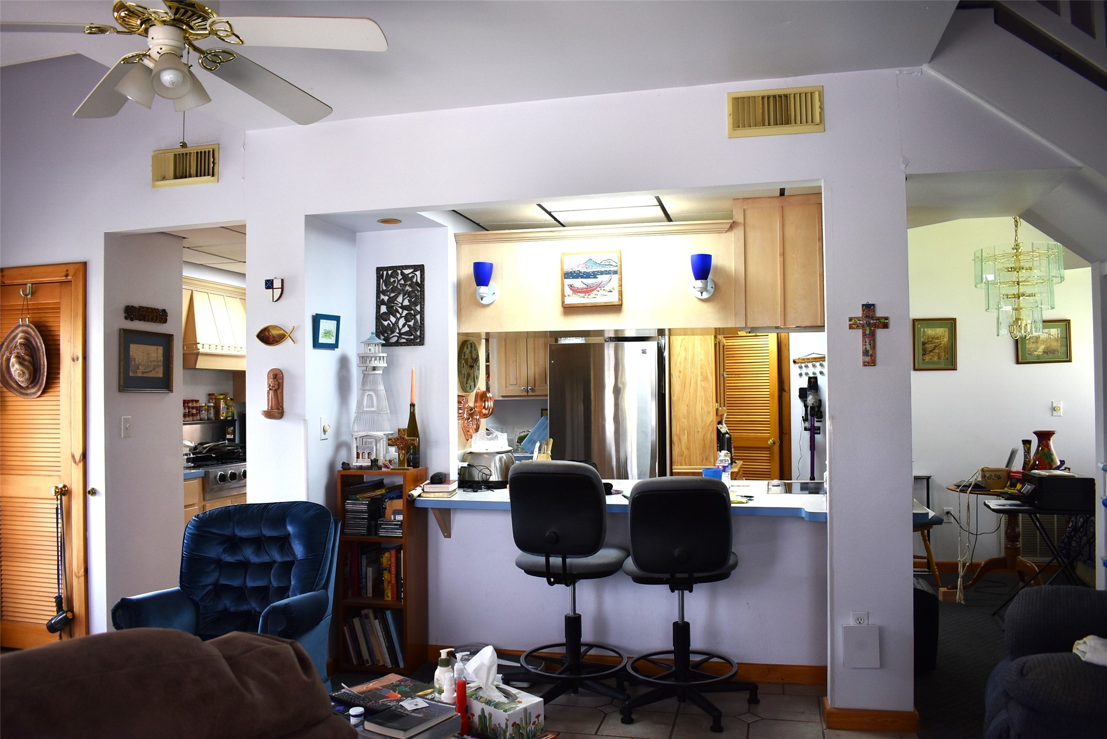 1657 County Road Sargent, TX 77414 - Photo 13 of 50 a living room with furniture fireplace and flat screen tv