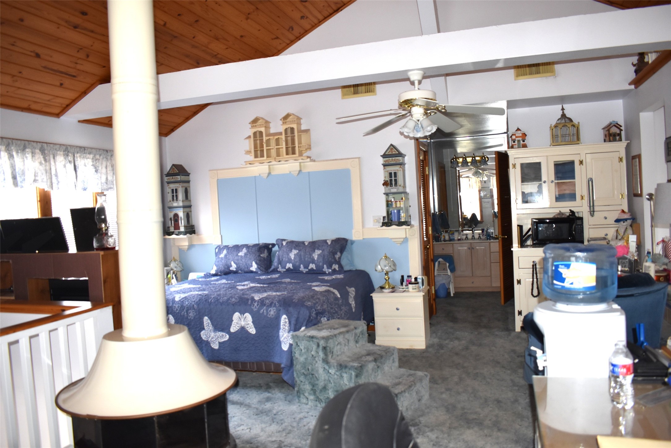 1657 County Road Sargent, TX 77414 - Photo 27 of 50 a living room with furniture and a table