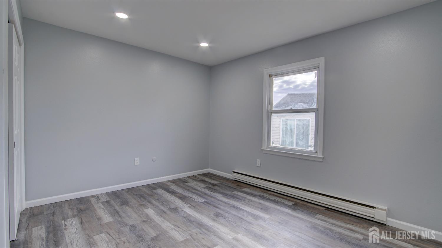 146 B Old Nassau Road Monroe Township, NJ 08831 - Photo 18 of 46 an empty room with a window