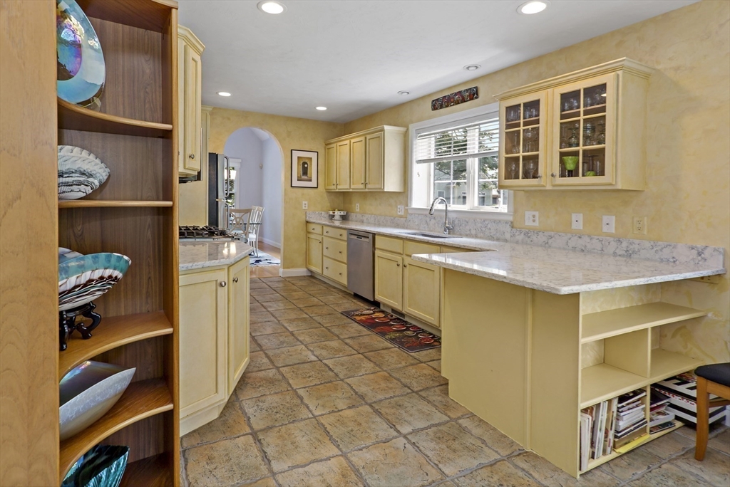 5 Mayfair Court, Unit 5 Mashpee, MA 02649 - Photo 9 of 34