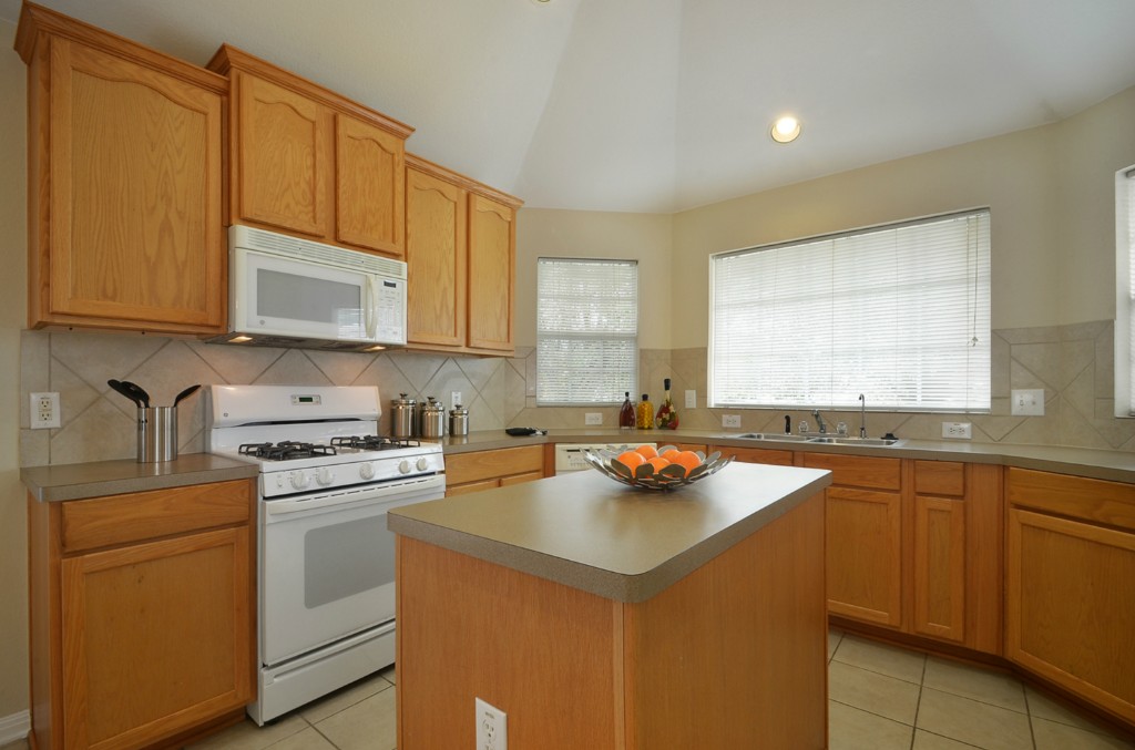 2000 Maize Bend Drive Austin, TX 78727 - Photo 14 of 24