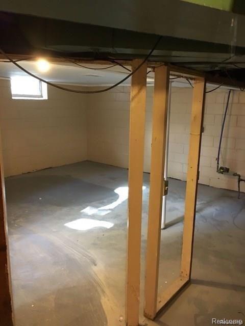 15744 Ferguson Street Detroit, MI 48227 - Photo 9 of 10