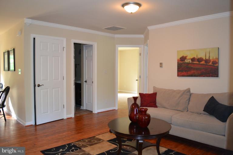 102 Quarry Road Stafford, VA 22554 - Photo 5 of 19 Living Room