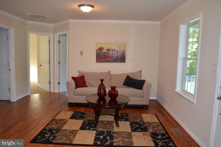 102 Quarry Road Stafford, VA 22554 - Photo 7 of 19 Living Room