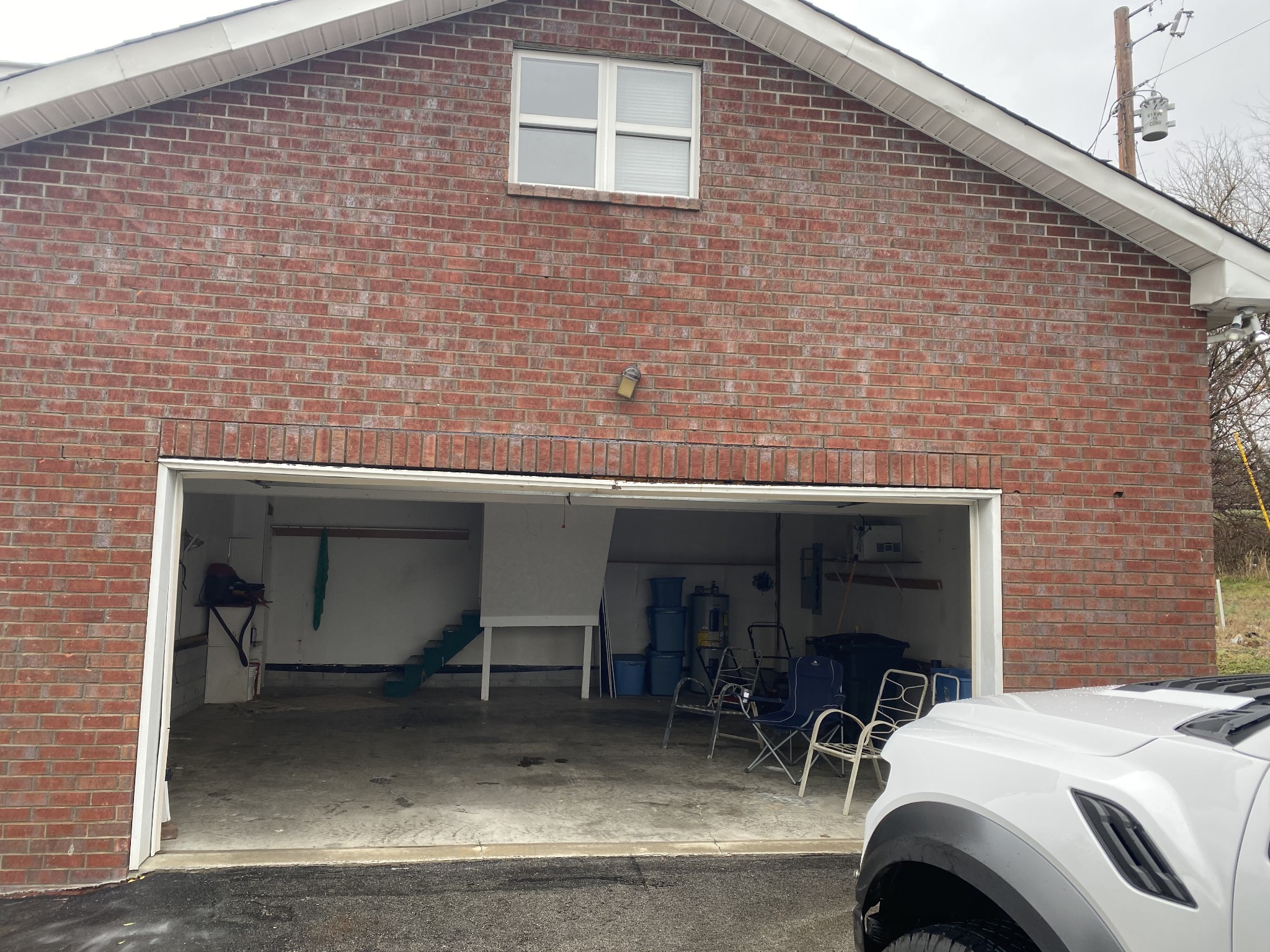 113 Lake Wood Road Lebanon, TN 37087 - Photo 2 of 19 a view of a patio with table and chairs