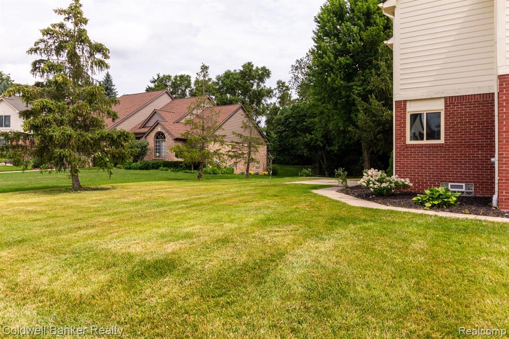 3870 Beechcrest Road Rochester Hills, MI 48309 - Photo 43 of 47