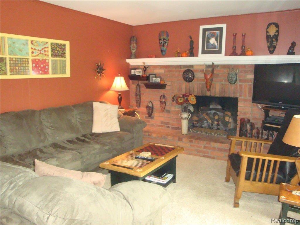 11373 Messmore Road Utica, MI 48317 - Photo 3 of 19 DSC09422