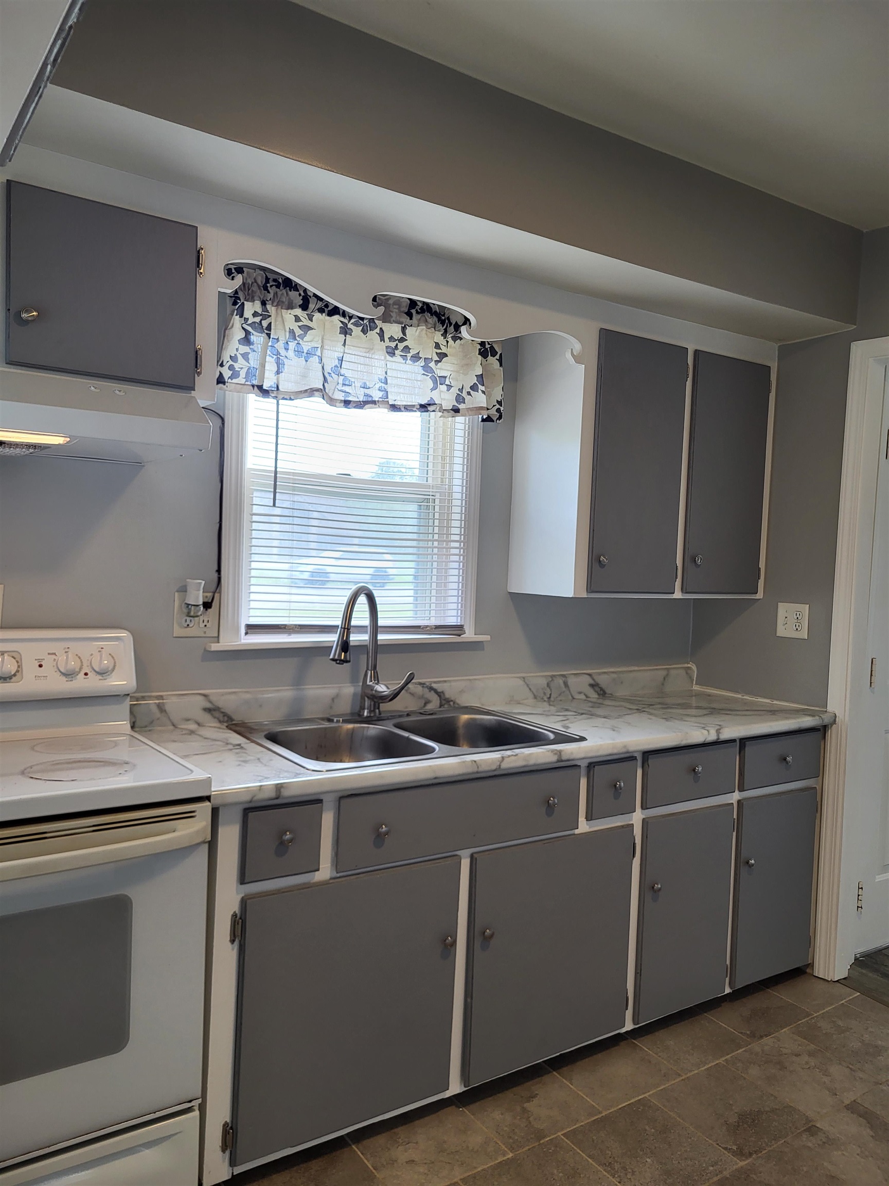 5429 North State Road Davison, MI 48423 - Photo 9 of 30 50143406-c490d037-7251-4062-a904-d7ca11609138.JPG