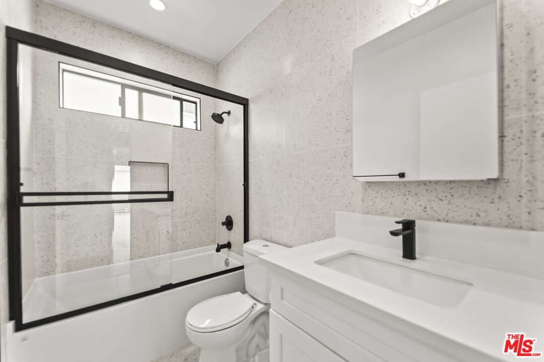 1264 9th Street, Unit J Santa Monica, CA 90401 - Photo 18 of 23