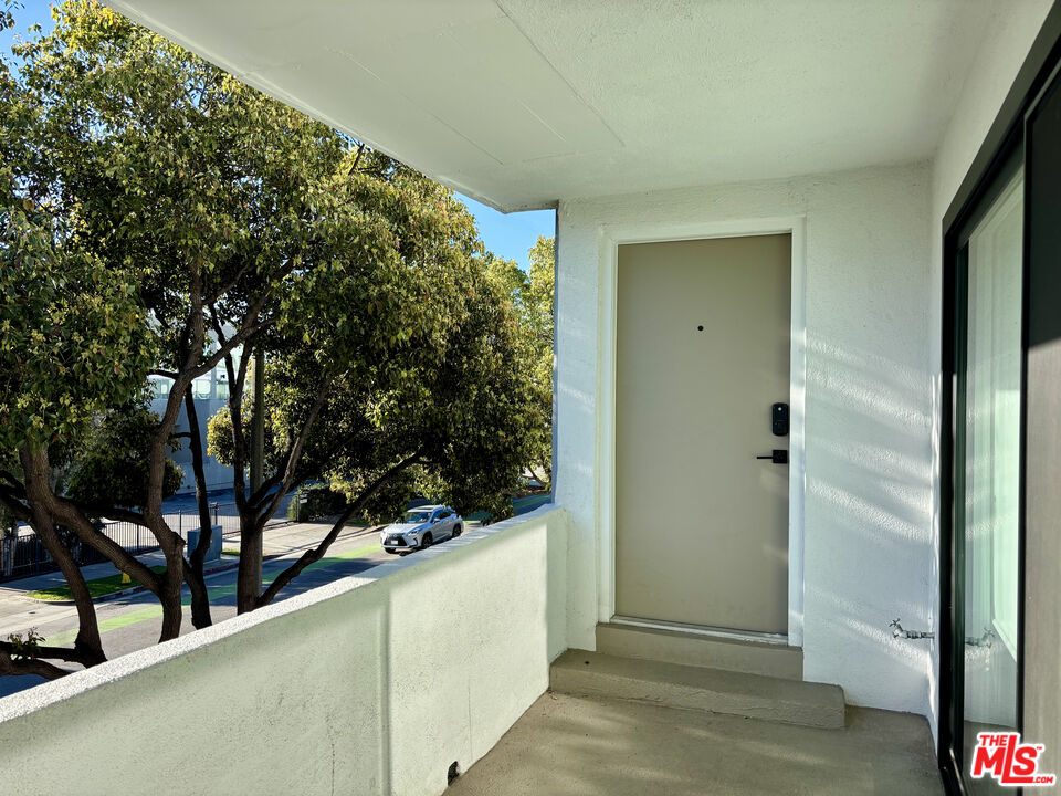 1264 9th Street, Unit J Santa Monica, CA 90401 - Photo 9 of 23