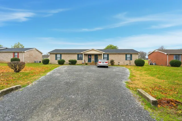 $299,999 | 107 Gayla Court, Portland, TN 37148