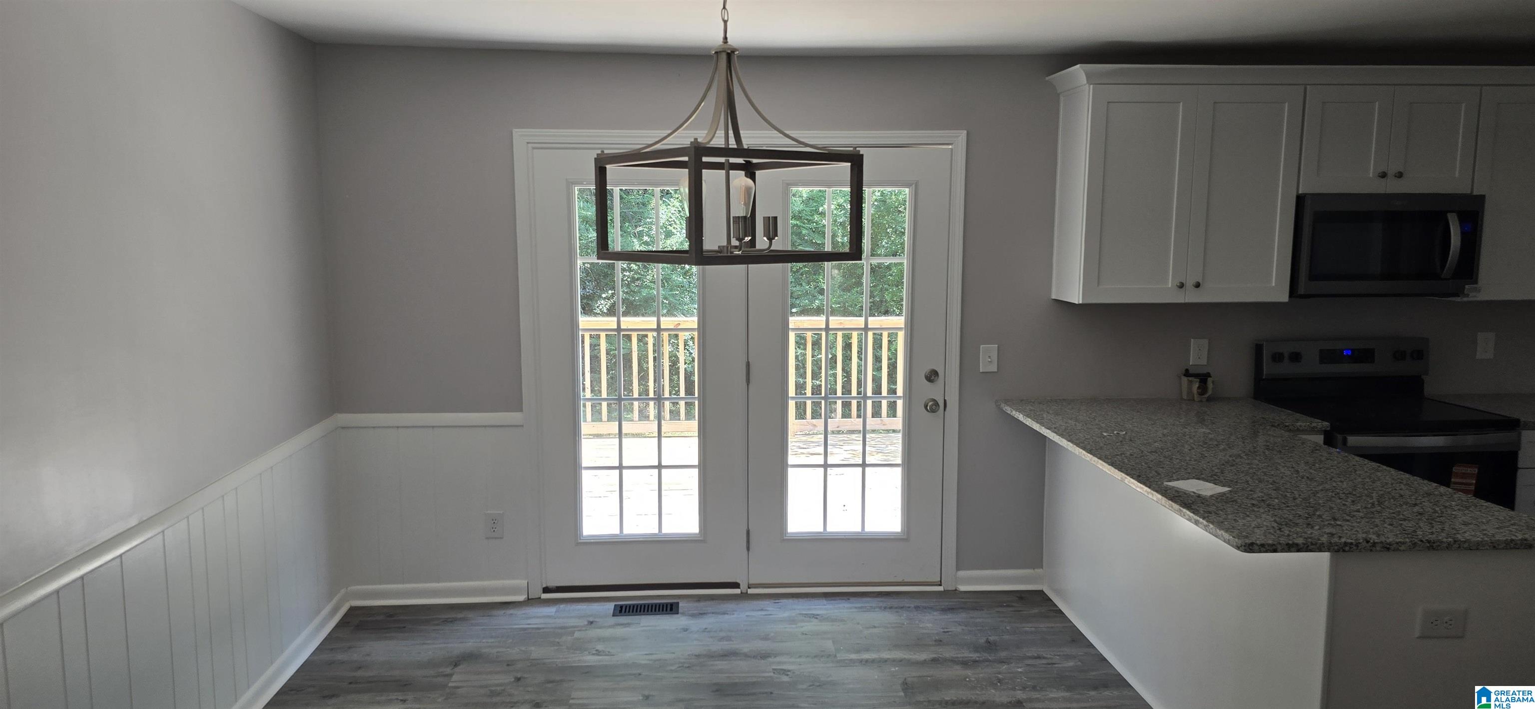 601 Overhill Lane Pelham, AL 35124 - Photo 3 of 5