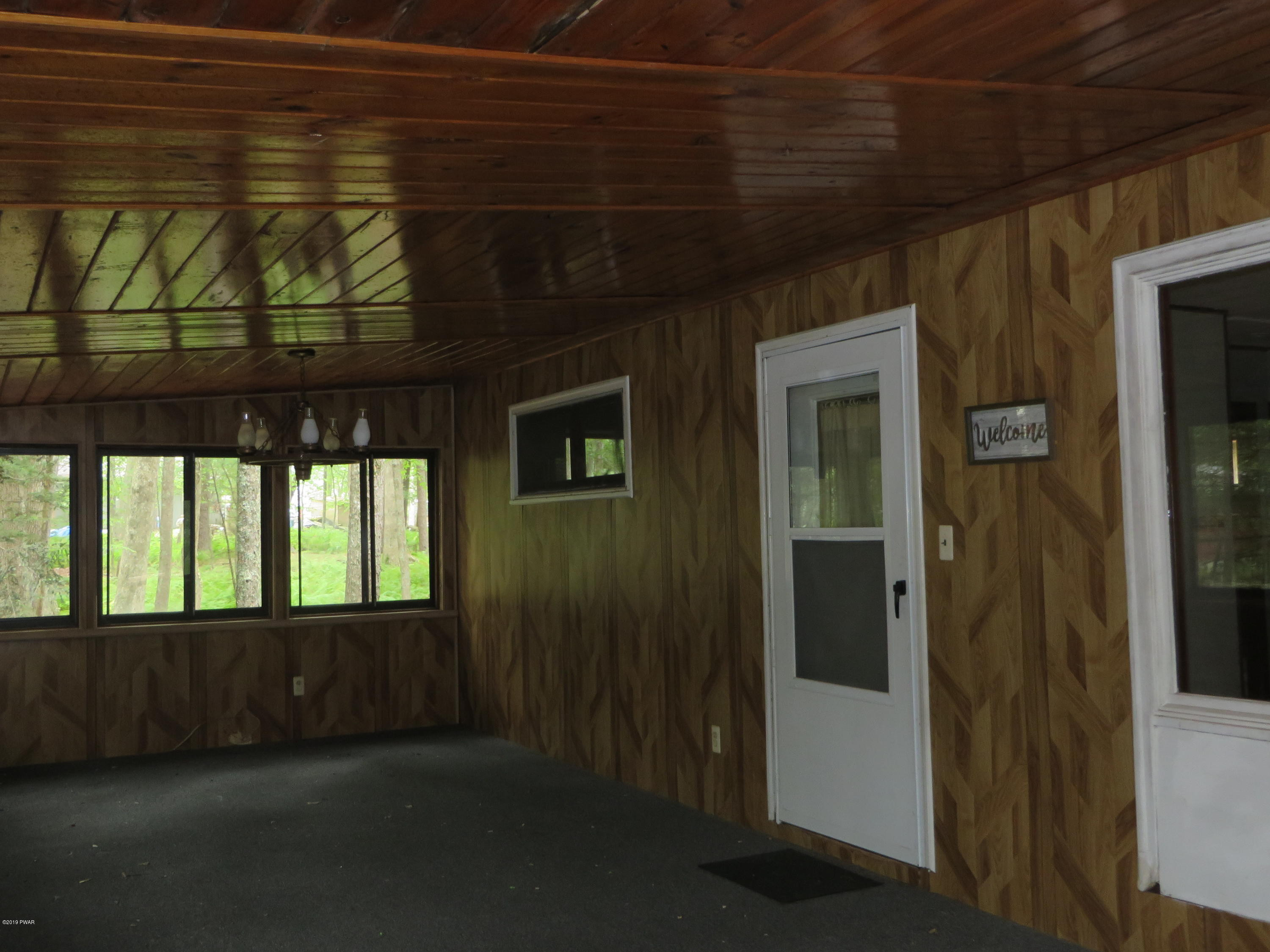 113 Hickory Road Dingmans Ferry, PA 18328 - Photo 3 of 17 005
