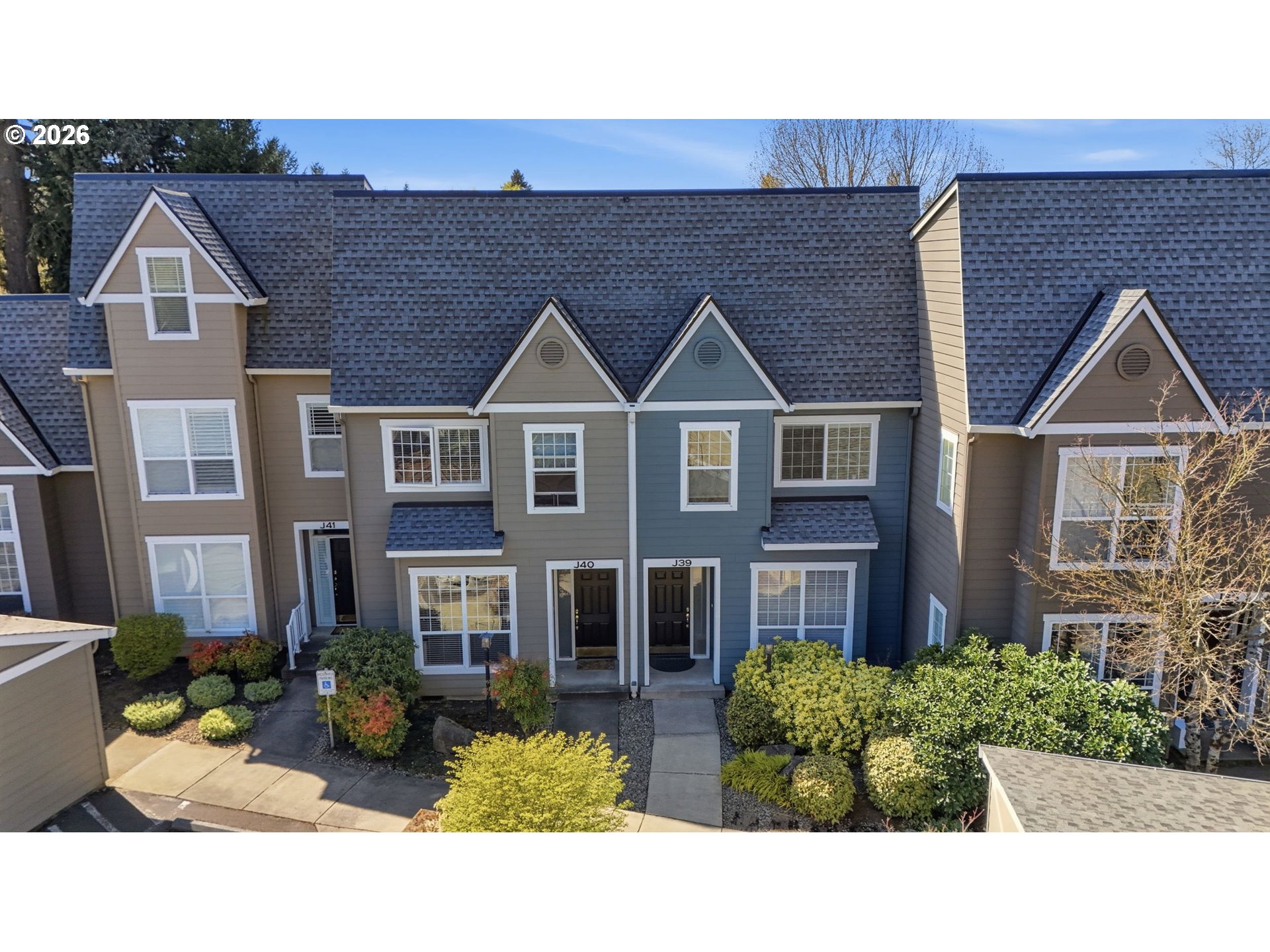 9008 Northeast 54th Street, Unit J39 Vancouver, WA 98662 - Photo 1 of 34