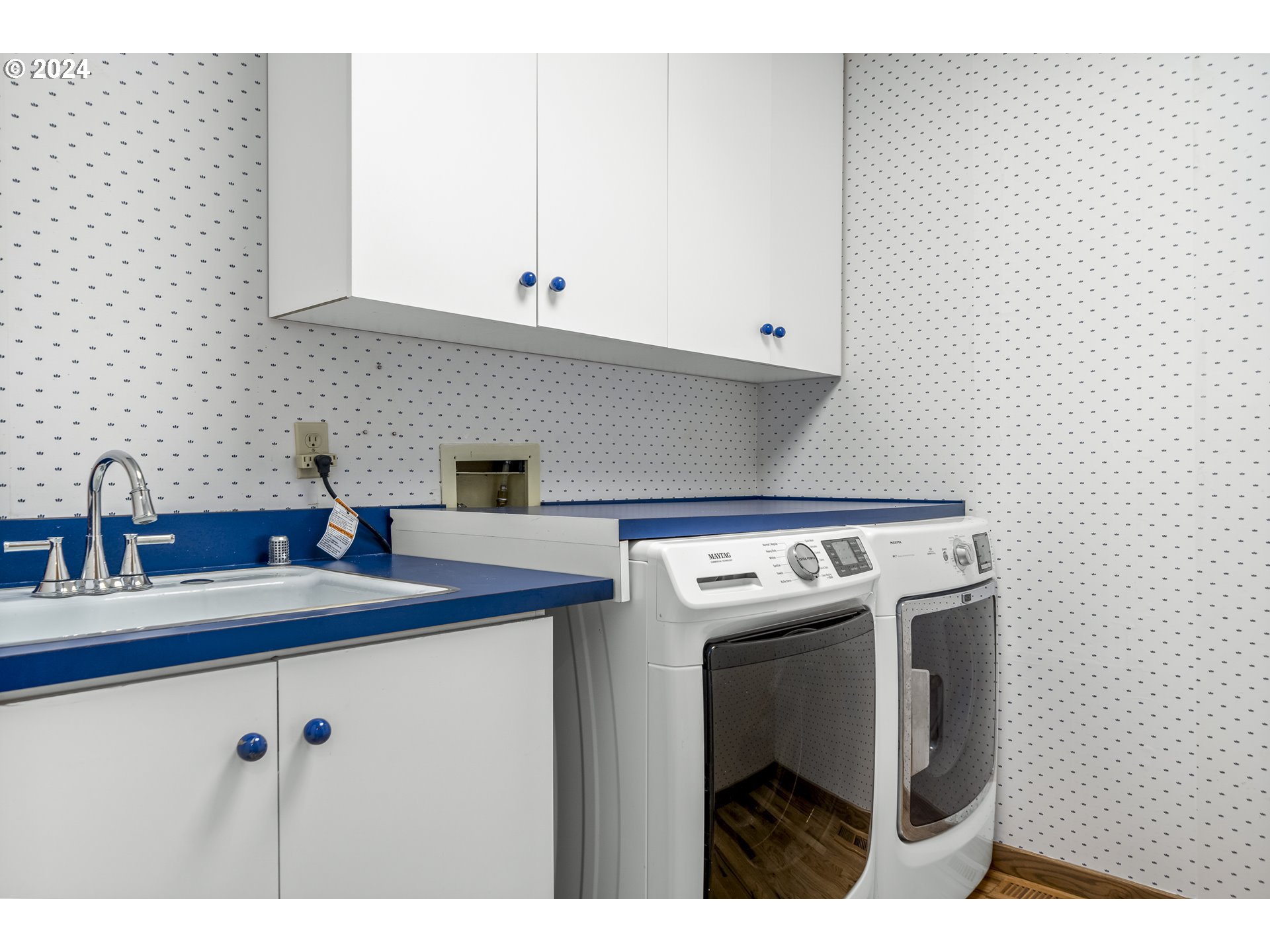 94515 Highway 101 Yachats, OR 97498 - Photo 23 of 45 a utility room with dryer and washer