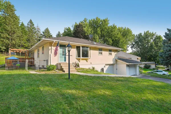$309,900 | 401 Grafton Avenue North, Oakdale, MN 55128