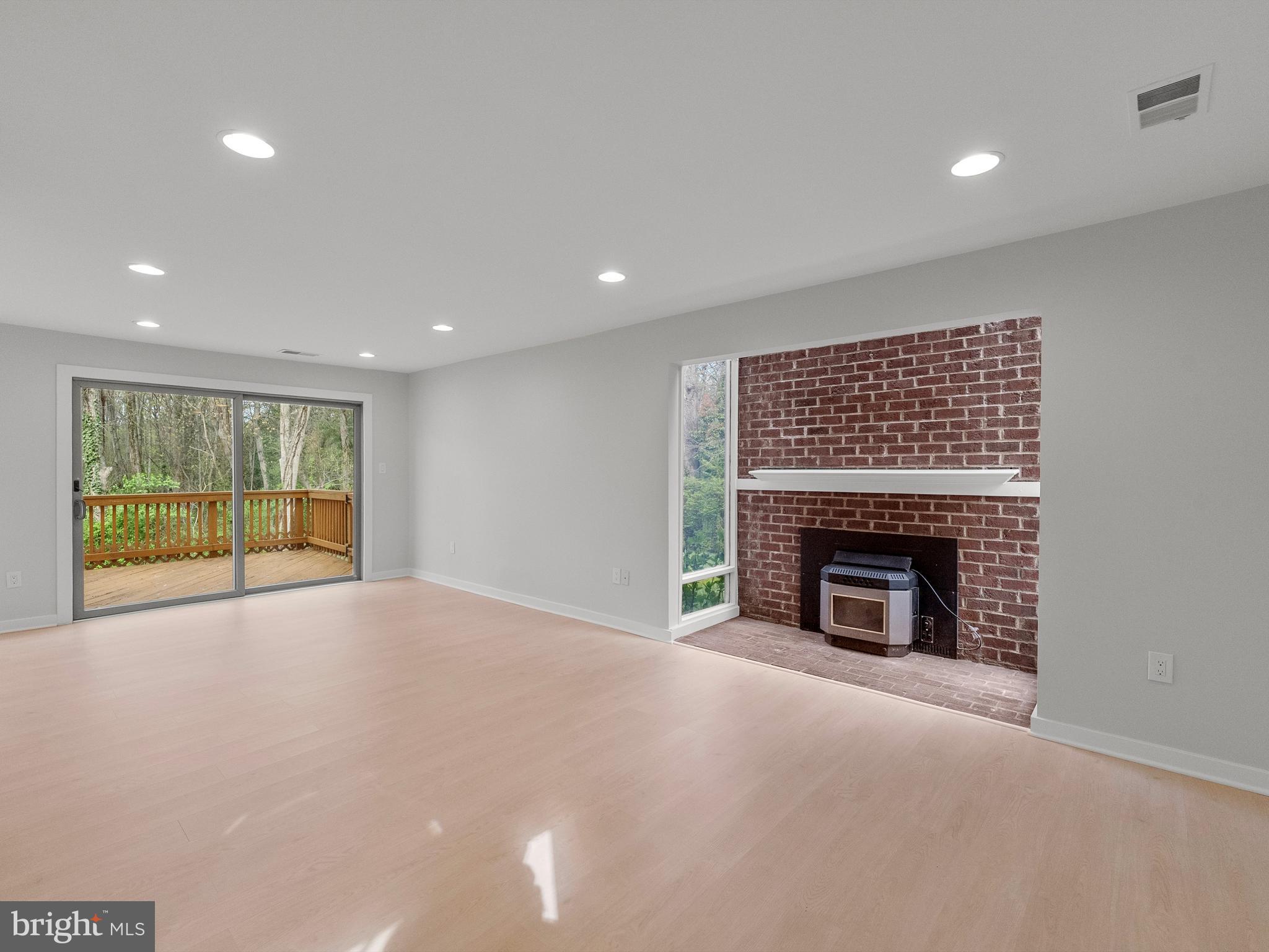 2852 Cedarest Road Fairfax, VA 22031 - Photo 9 of 40