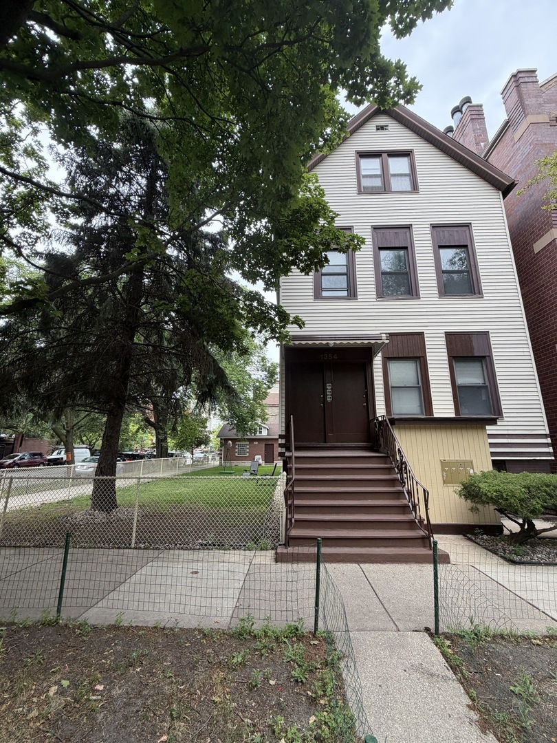 1354 West George Street, Unit 1 Chicago, IL 60657 - Photo 2 of 18