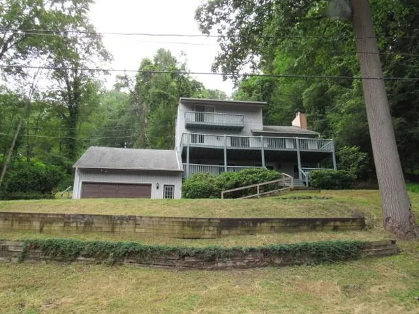 $189,000 | 860 Parkview Drive, Johnstown, PA 15905